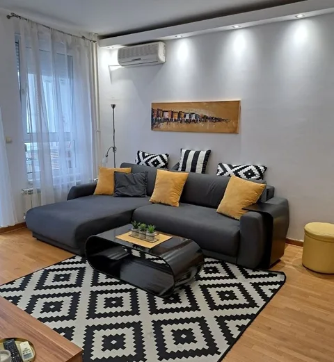 SUNCE - two-bedroom apartment in New Belgrade (Belvil)